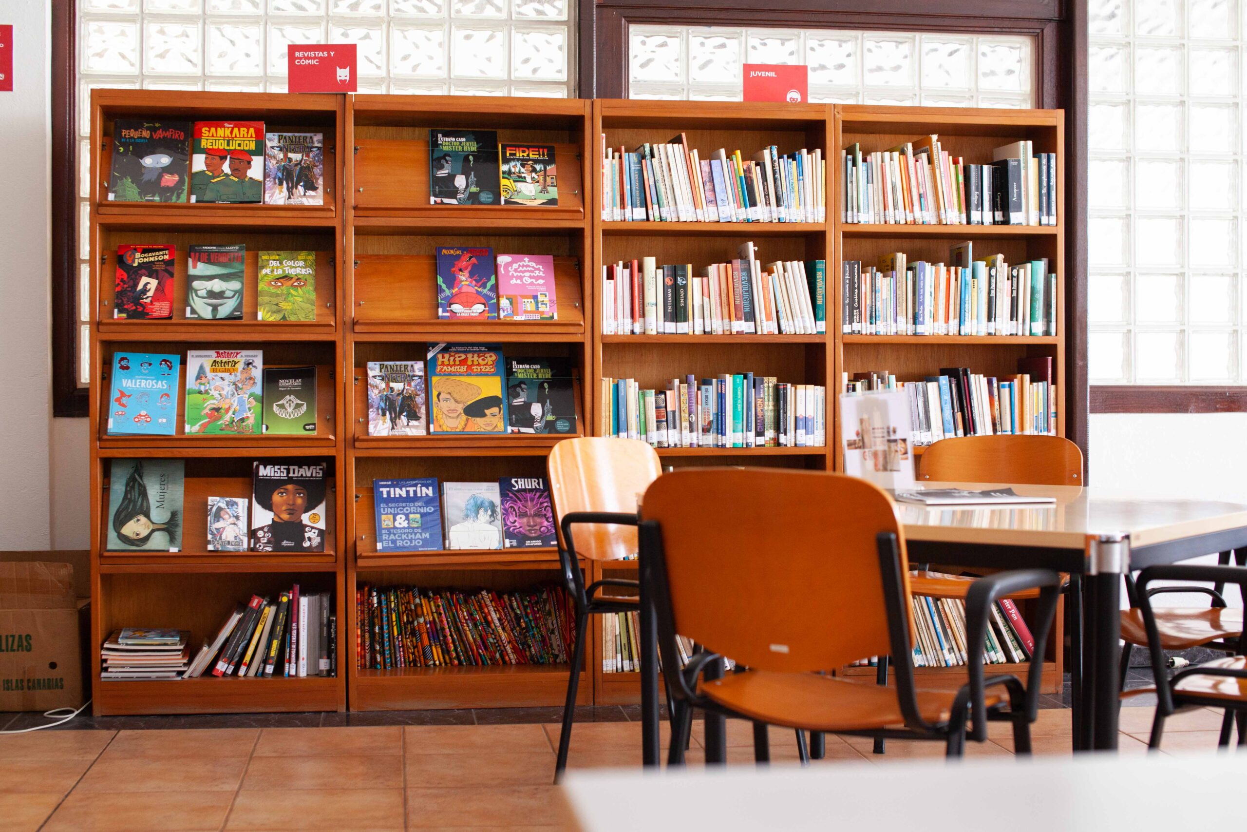 Biblioteca del CCE Bata