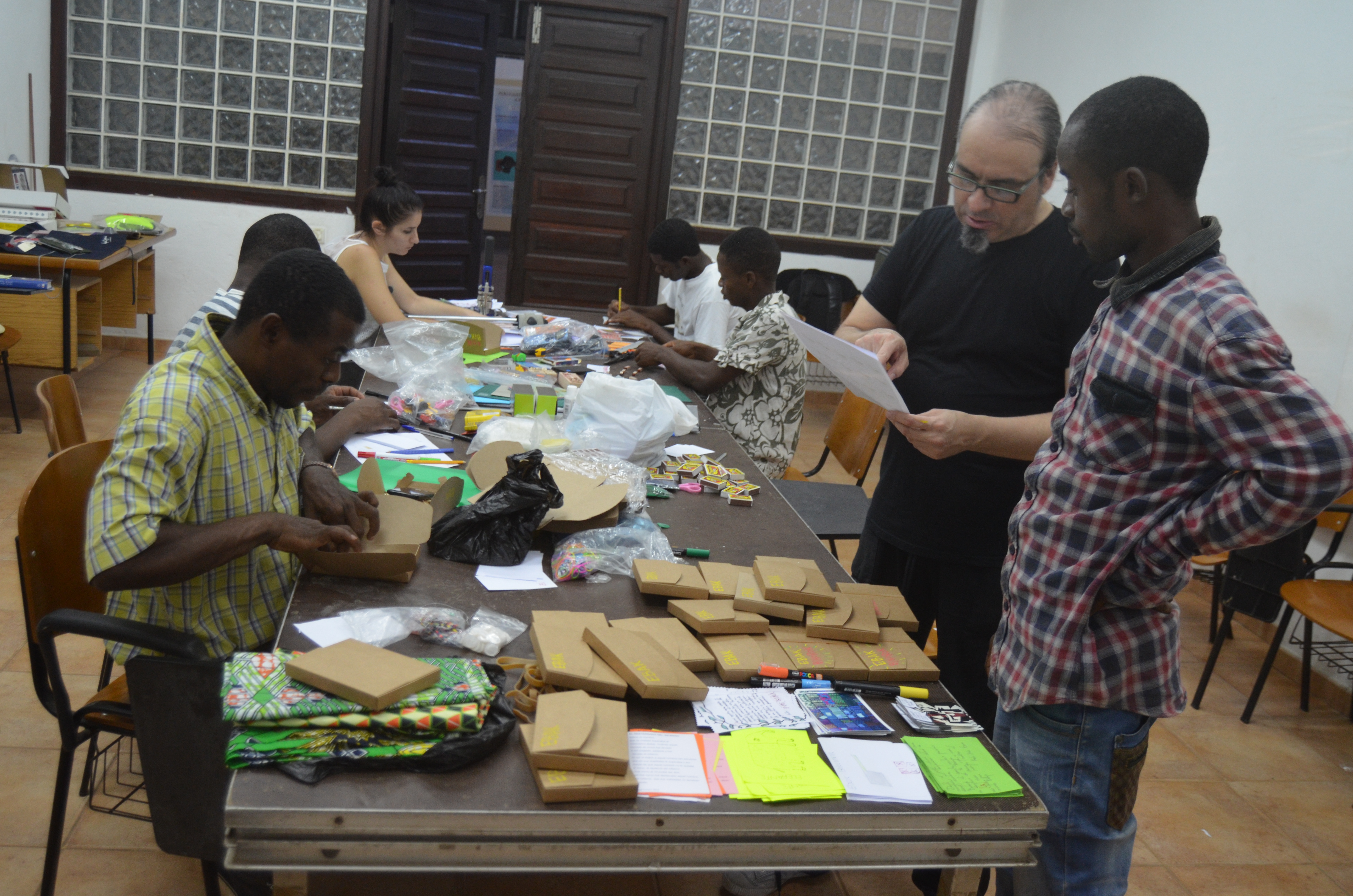 Ebak Bikorok la azada de los desbosques